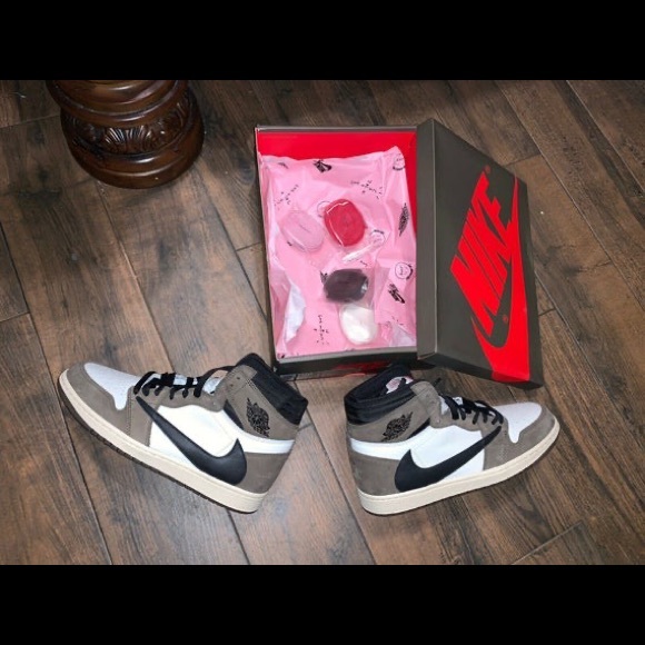 Air Jordan 1 HIGH “TRAVIS SCOTT” - Picture 6 of 6